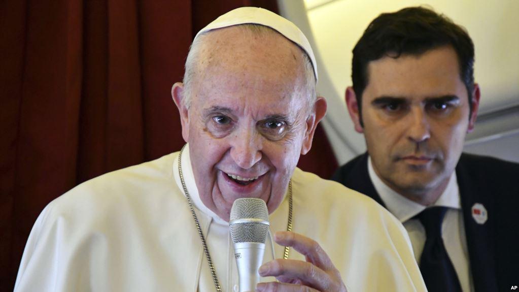 El papa Francisco, sin embargo, no respaldó llamados más amplios de sus propios obispos para ubicar a las mujeres en puestos clave para la toma de decisiones.