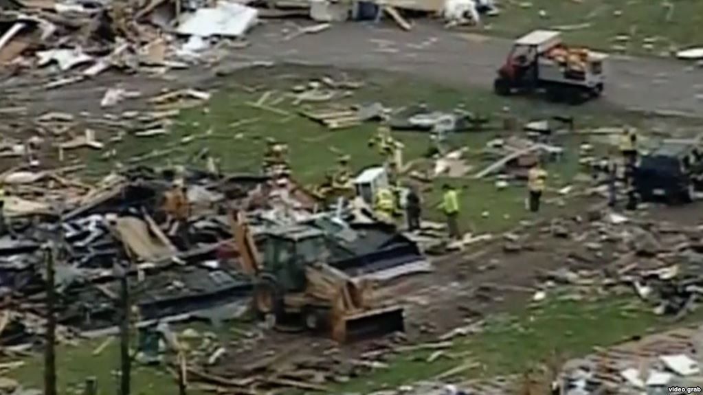 Imagen tomada de un video sobre la destrucción dejada por un tornado en Wisconsin.