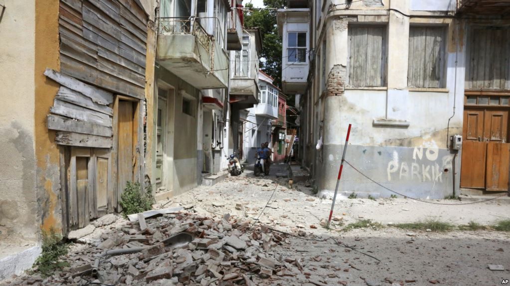 El sismo de magnitud 6,2 se sintió hasta Estambul, en Turquía, donde no se han reportado heridos.