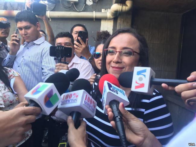 Lucía Pineda, periodista de 100% Noticias en Managua, Nicaragua, es liberada de prisión y pasada a detención domiciliaria el 27 de febrero de 2019.