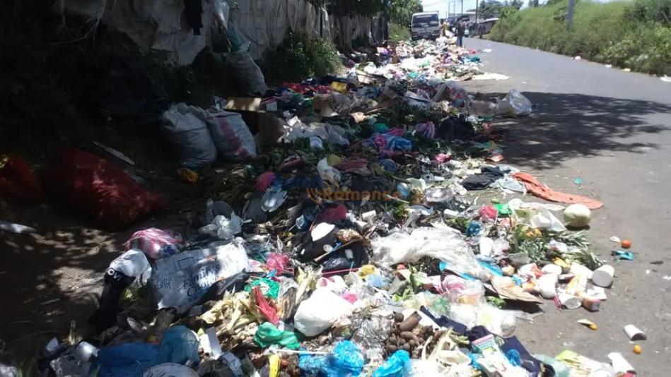 Hedor en basurero clandestino de mercado de Jinotepe es insoportable
