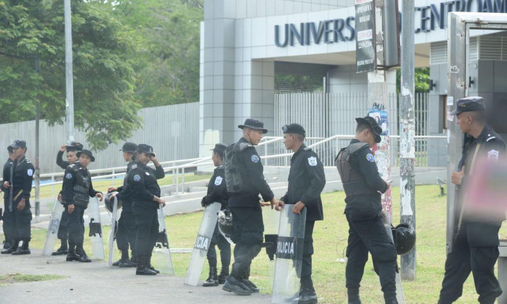 Asedio policial en los alrededores de la UCA