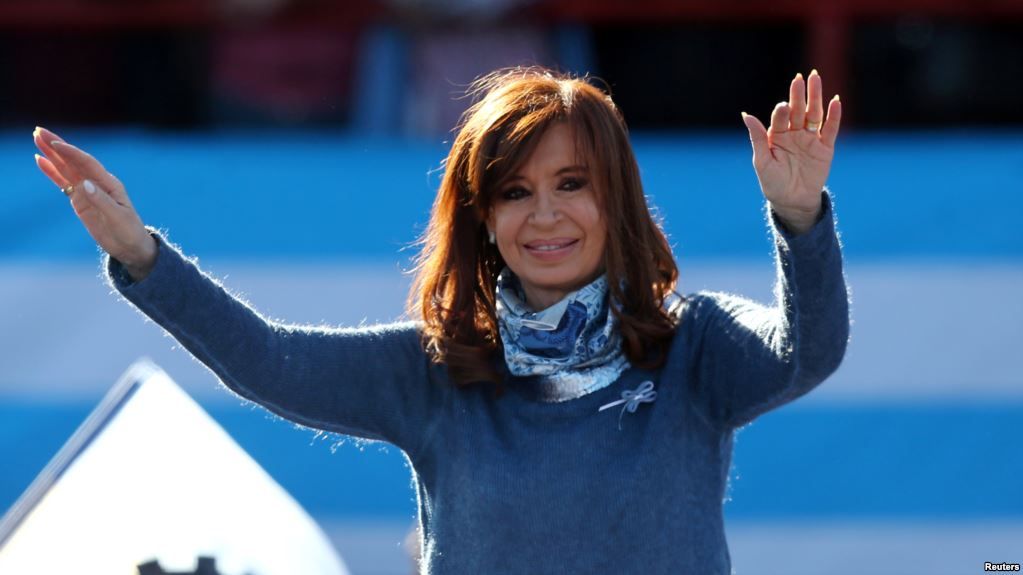 Expresidenta argentina, Cristina Fernandez de Kirchner enfrenta un pedido de arresto por presunto ecubrimiento del atentado contra un centro judío en 1994.