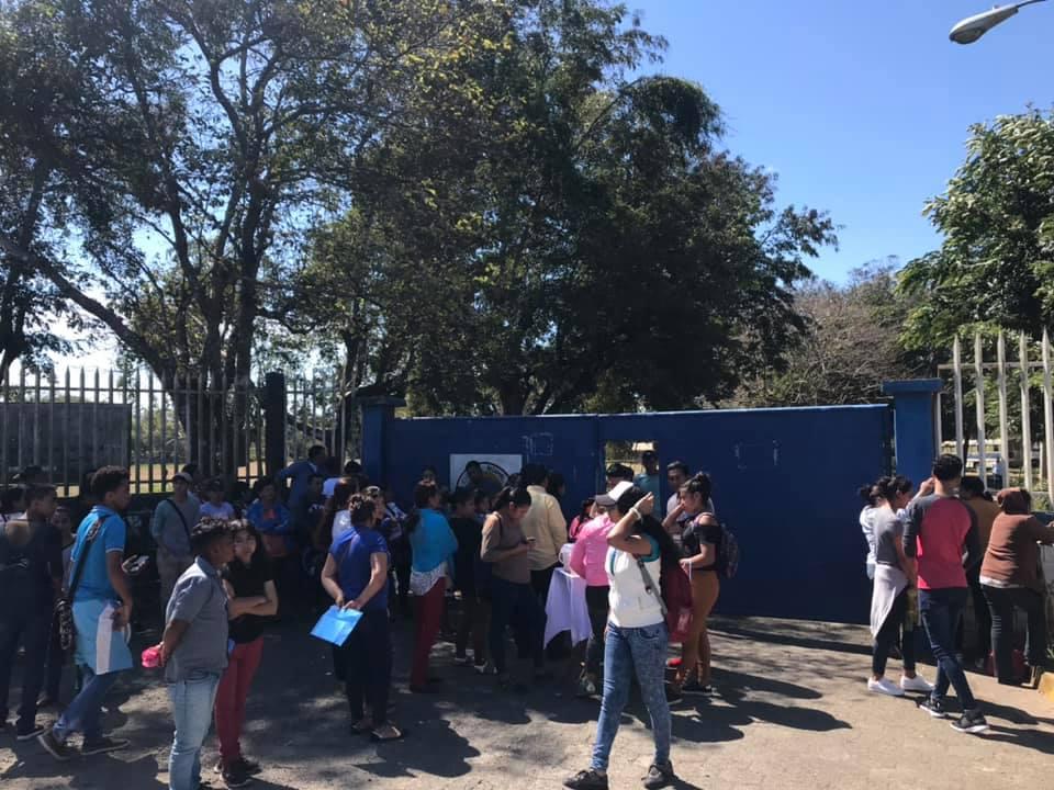 Jinotepe: Miles batallan por  un cupo en la Universidad