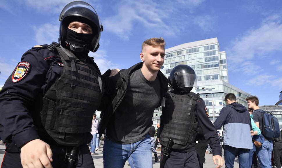 Detenciones a manifestantes rusos-imagen tomada del Nuevo Diario/AFP