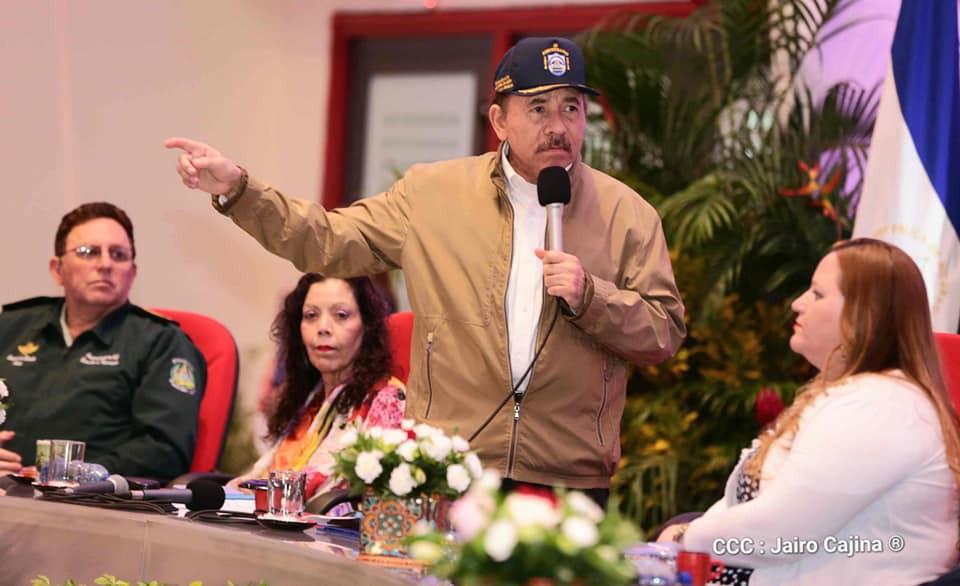 Daniel Ortega en el acto del 40 aniversario del Ministerio de Gobernación dirigiéndose al pueblo