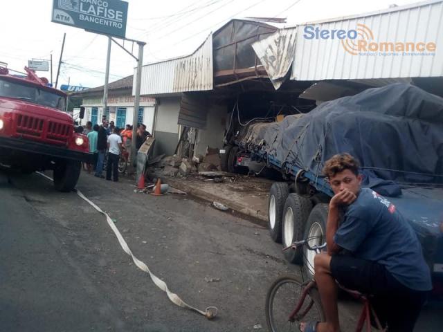 Vendedor ambulante de café muere al ser arrollado por furgón guatemalteco en Nandaime