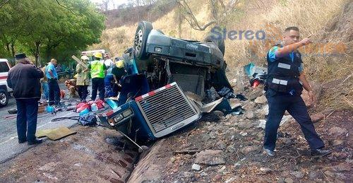 Agente policial pierde la vida y 5 resultan lesionados en accidente de tránsito en Estelí