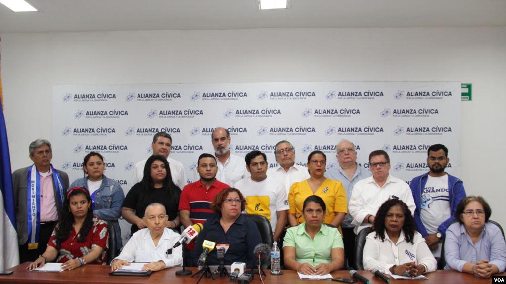 Miembros de la Alianza Civica-imagen tomada de "El Nuevo Diario"