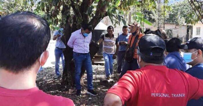 El alcalde Oscar Ramírez presentó un proyecto, pero los pobladores no quedaron contentos con el resultado
