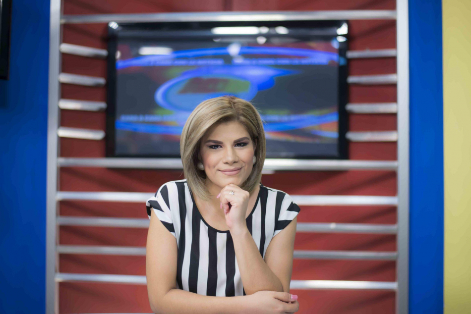 Periodista de canal 10, Aminta Ramírez se integra a la plataforma opositora Unir