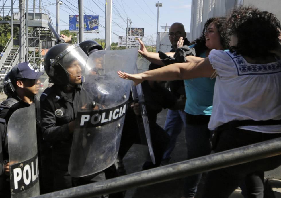 Aseedio policial-imagen tomada de El País