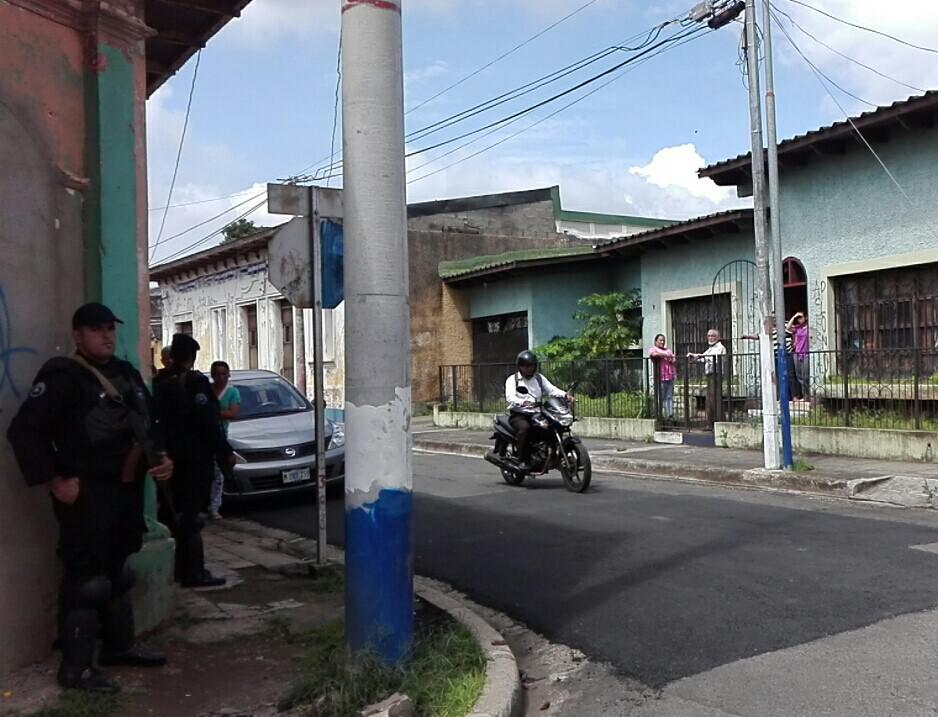 Carazo:“Ellos no son enemigos ellos obedecen órdenes ” dijo Maldonado referente al asedio  policial Maldonado
