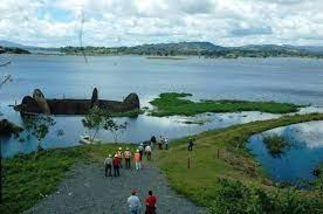 Intensa búsqueda de adolescente de 13 años arrastrado por una corriente en el Lago Apanás 