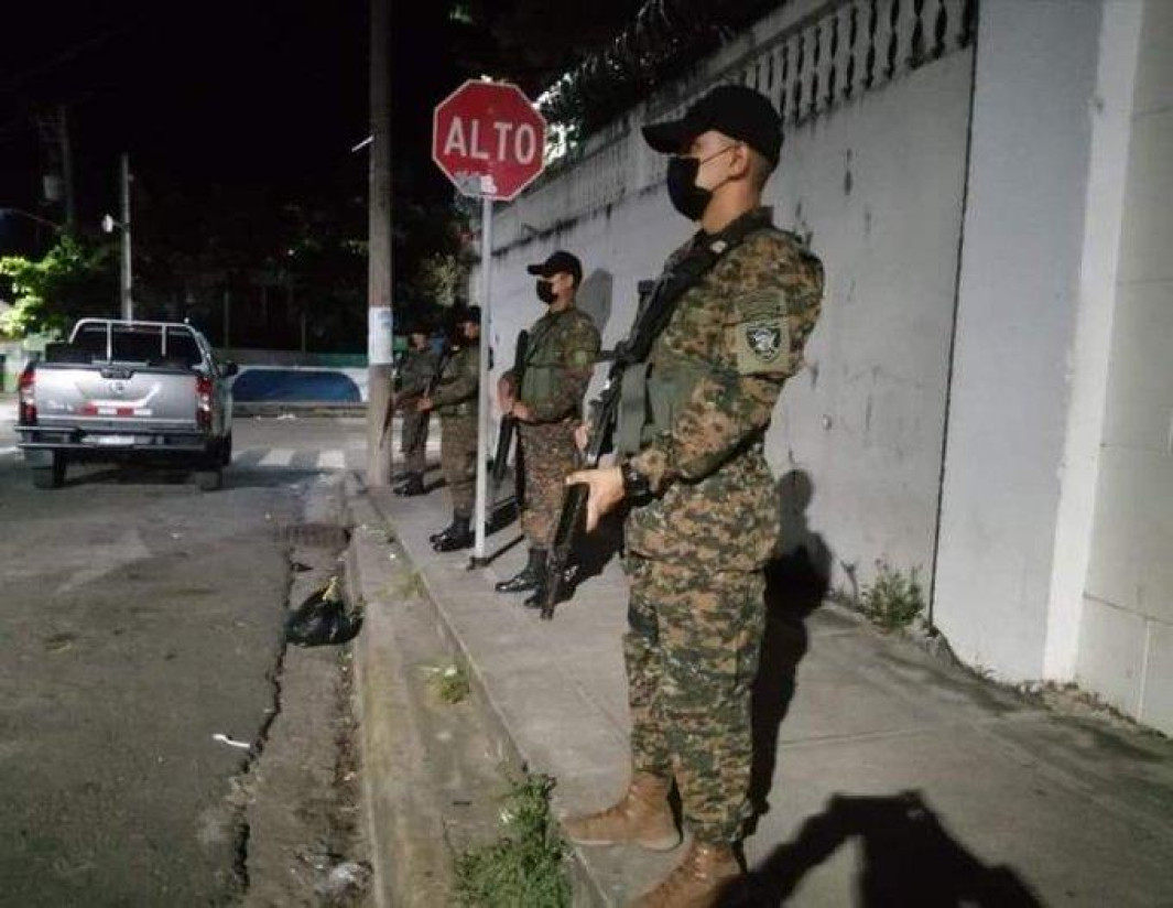 Nayib Bukele ordena despliegue militar por ola de violencia, en El Salvador