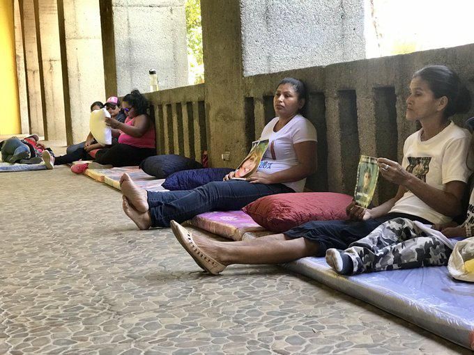 Familiares de presos políticos inician huelga en catedral de Managua