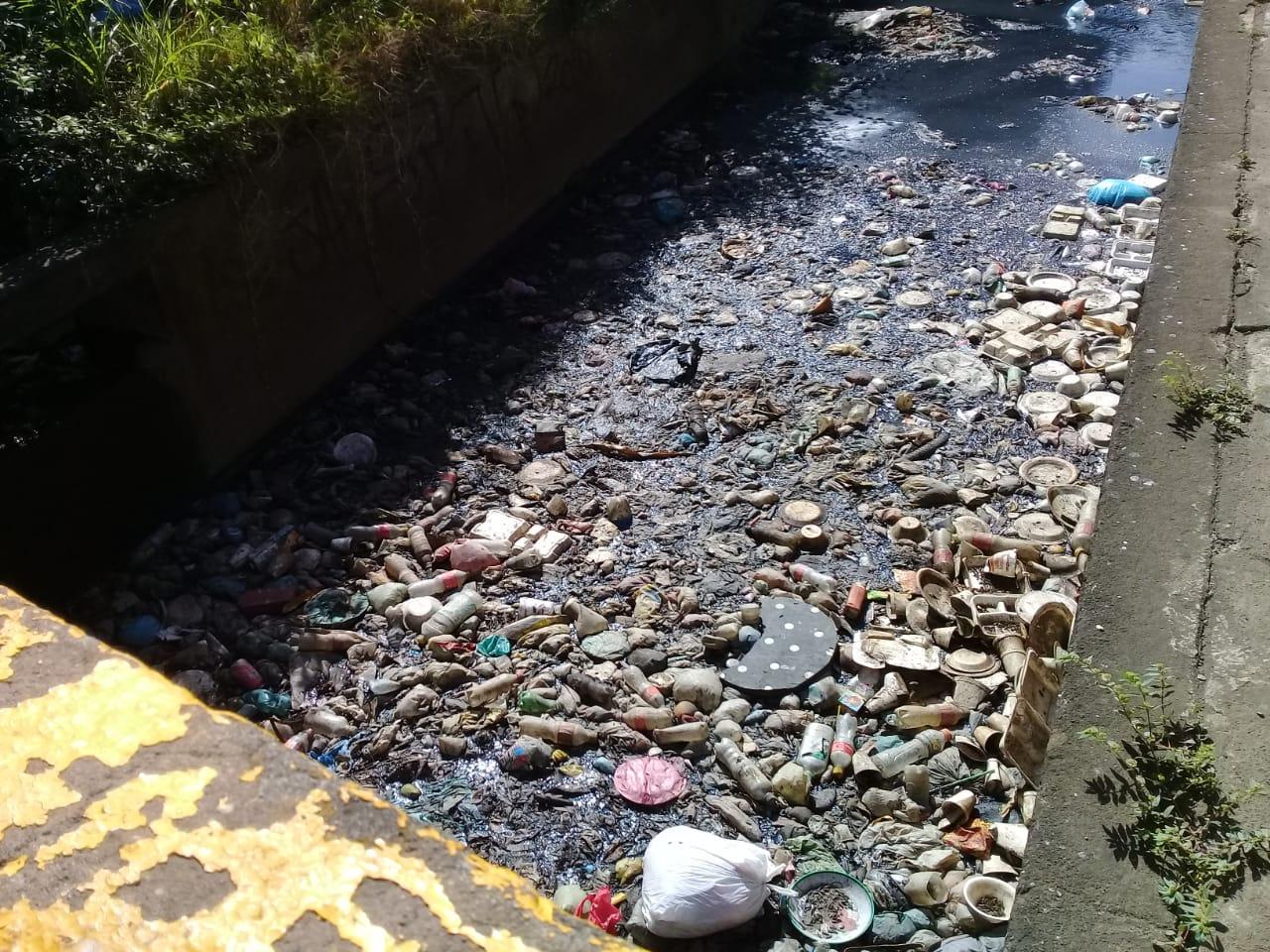 Cause principal de Masaya estancado de aguas grises y basura, afectando la salud de pobladores de los sectores más críticos