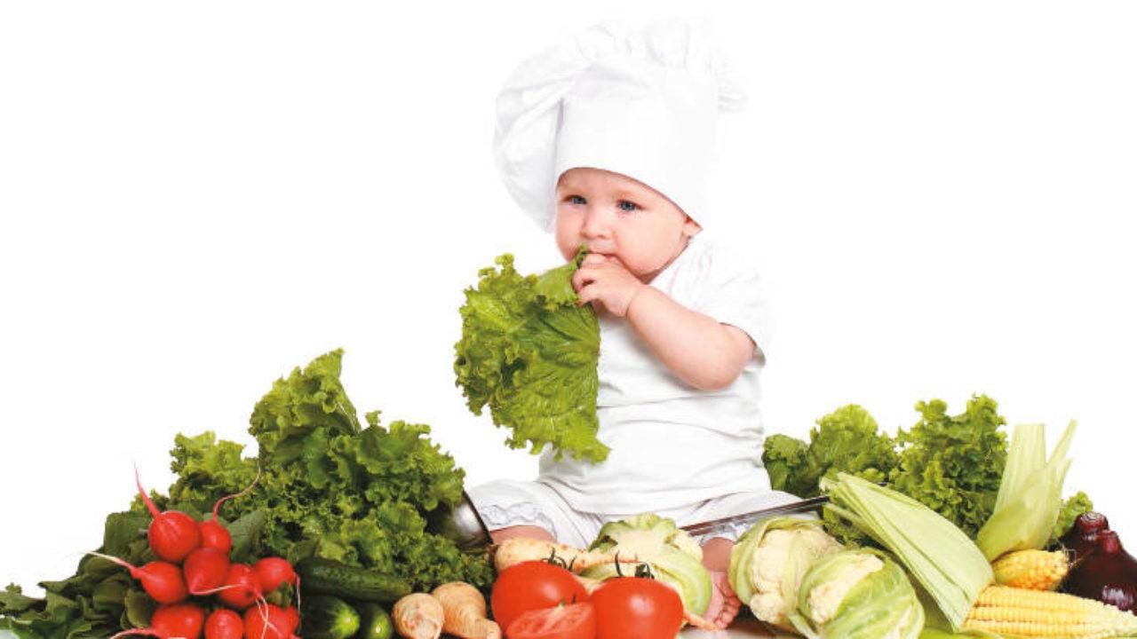 ¿Cómo balancear la alimentación de su hijo a partir del primer año de edad?