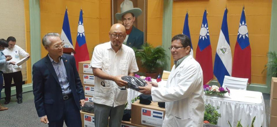 Zona franca dona 20 mil mascarillas para médicos, por medio de la embajada de Taiwán 