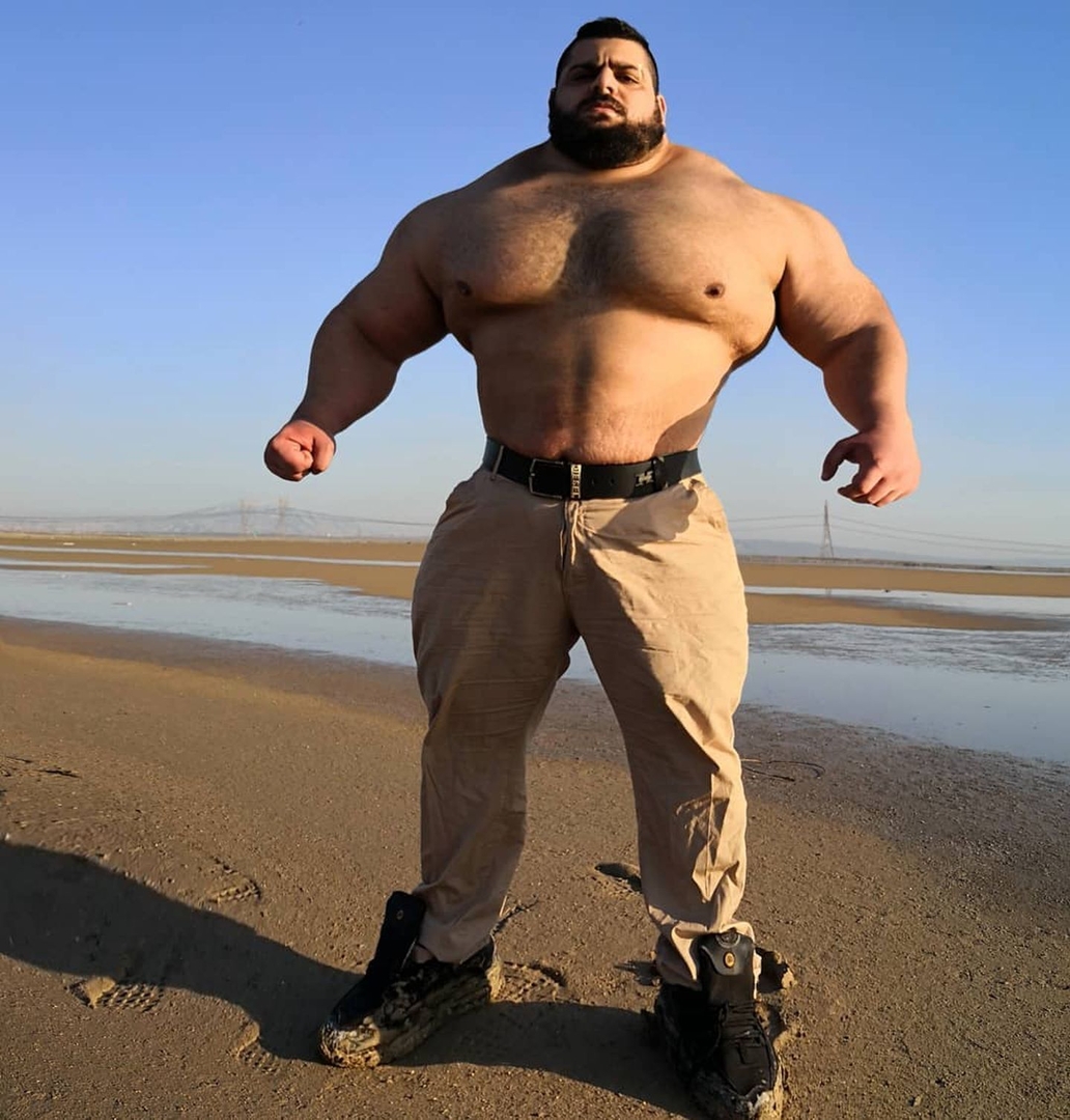 Durante la pelea se notó que el físico del ‘Hulk iraní’ no coincidía con las impresionantes fotos y videos de sus entrenamientos, y su técnica de combate fue una de las peores vistas en un ring de boxeo. (Instagram)
