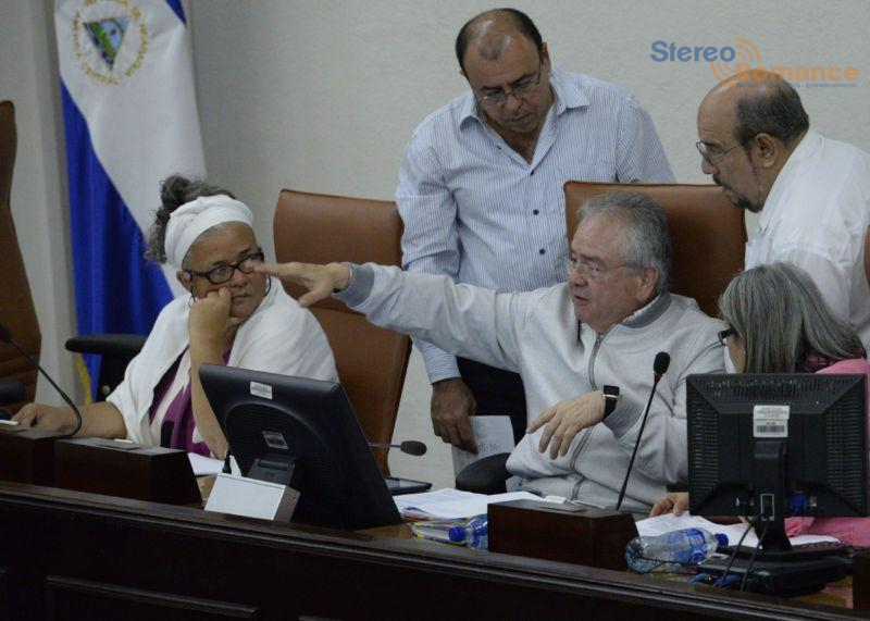 Diputados oficialistas de Nicaragua llaman racistas a legisladores ticos