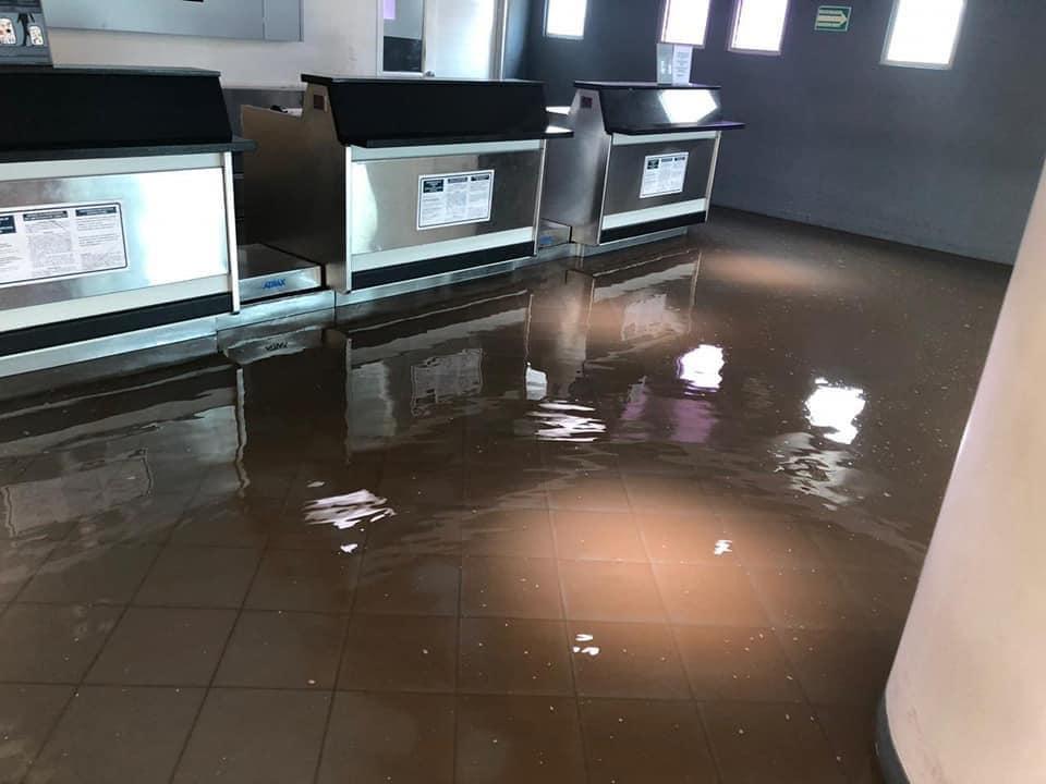 Ruptura de tuberías provoca inundación en aeropuerto de Nicaragua 