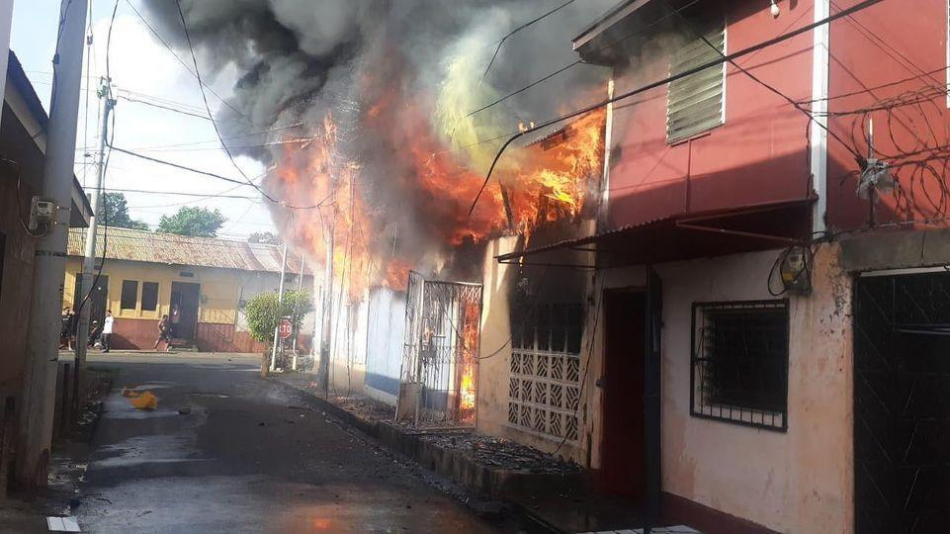 Incendio en Managua deja dos casas reducidas a cenizas