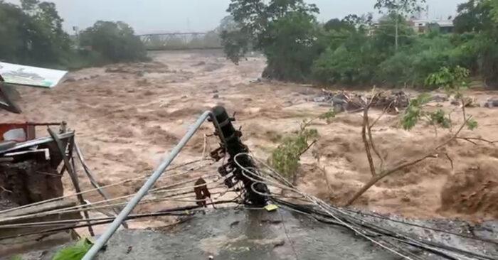 En varias partes del país han declarado alerta por las fuertes lluvias