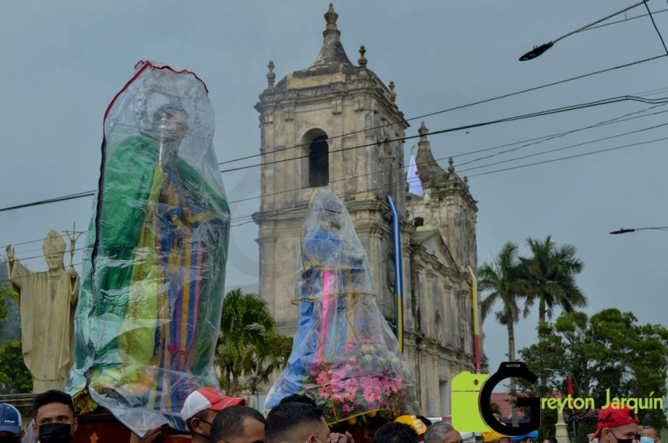 Jinotepinos se desbordan a celebrar el tradicional “tope de los santos” en honor a Santiago Apóstol