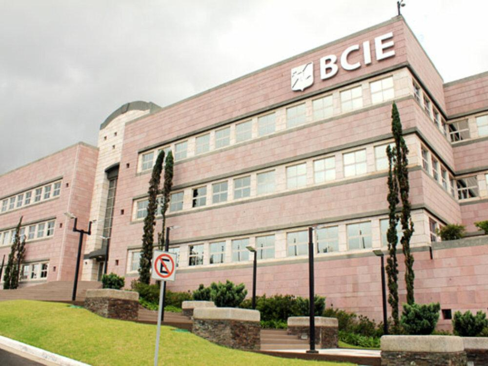 BCIE aprueba millonario préstamo para saneamiento del Lago de Managua