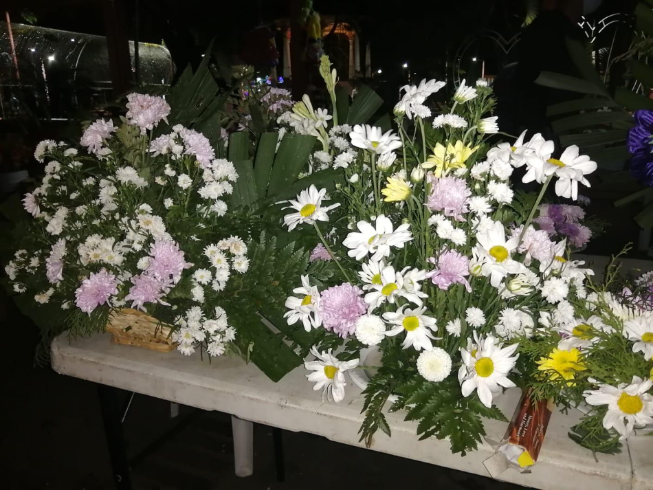 Carazo: vendedores de flores, ofrecen gran variedad y precios favorables para este 02 de noviembre 