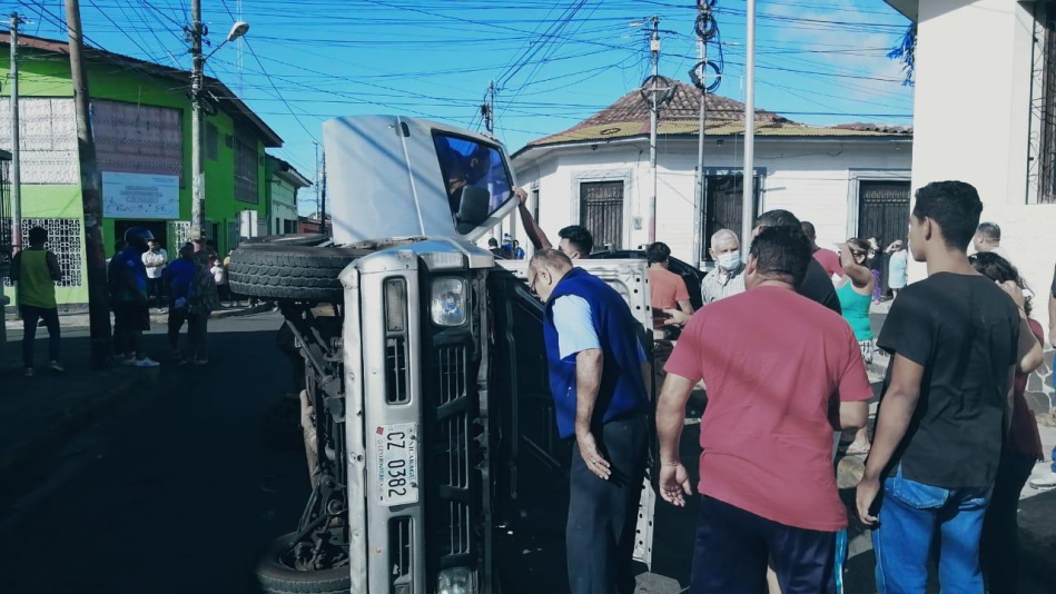 Accidente de tránsito en Jinotepe deja cuantiosos daños materiales 