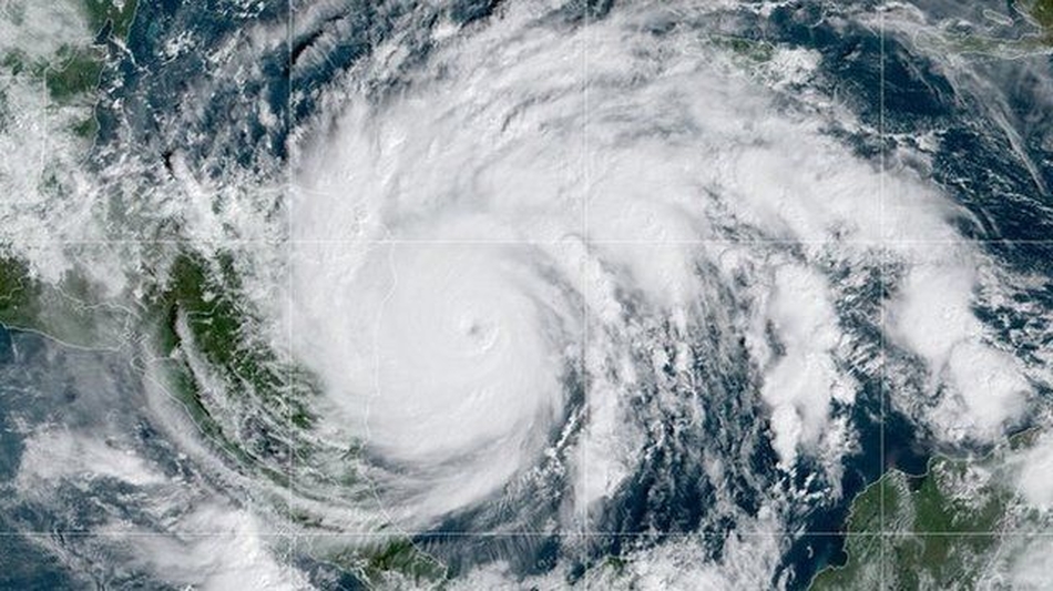 Onda tropical podría convertirse en huracán e impactar Nicaragua