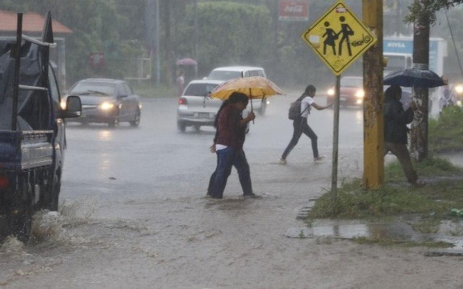 Ondas tropicales generarán más lluvias en el país