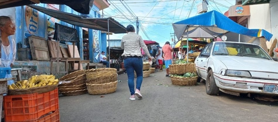 Mercado de Masatepe crece sin control causando caos y desorden en vías de acceso