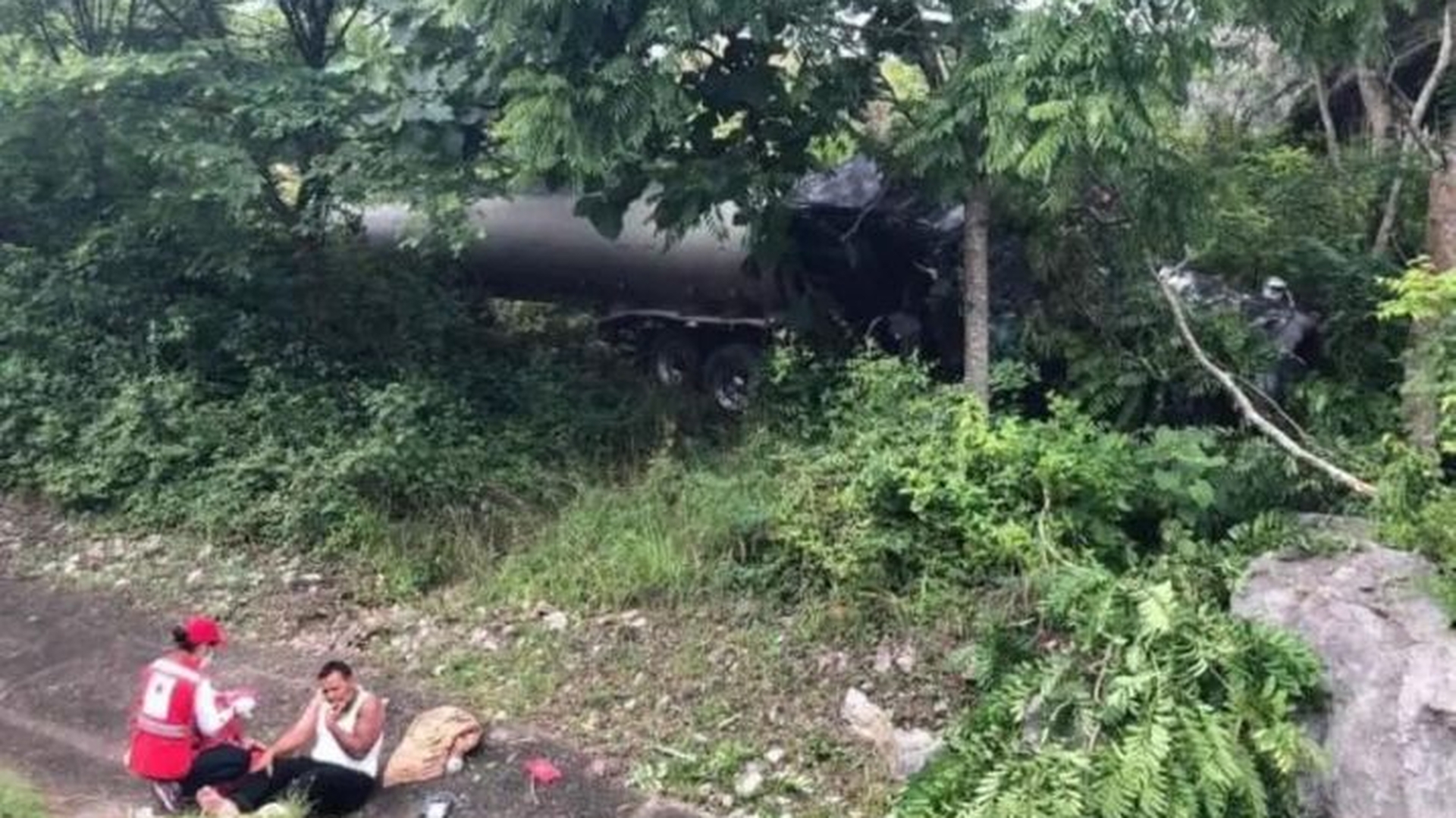 Conductor nicaragüense se salva tras lanzarse desde furgón que se quedó sin frenos en Honduras