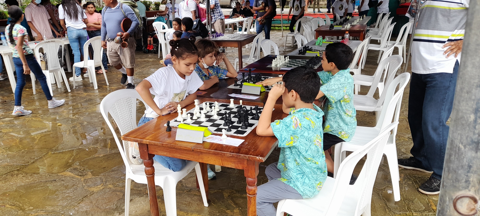 El torneo de ajedrez se llevó a cabo en tres categorías, infantil, juvenil y para mayores de 17 años en categoría libre.