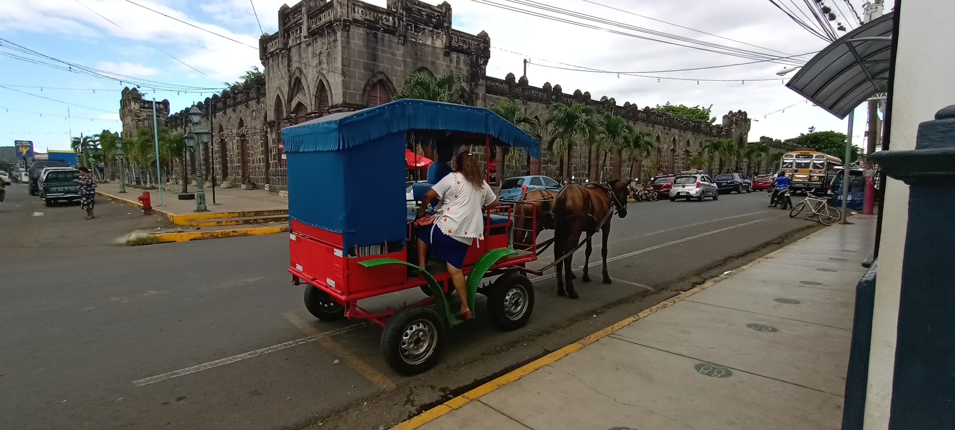 Los coches de caballos recorren la ciudad de Masaya y cuentan con estacionamiento en el mercado central Ernesto Fernández.