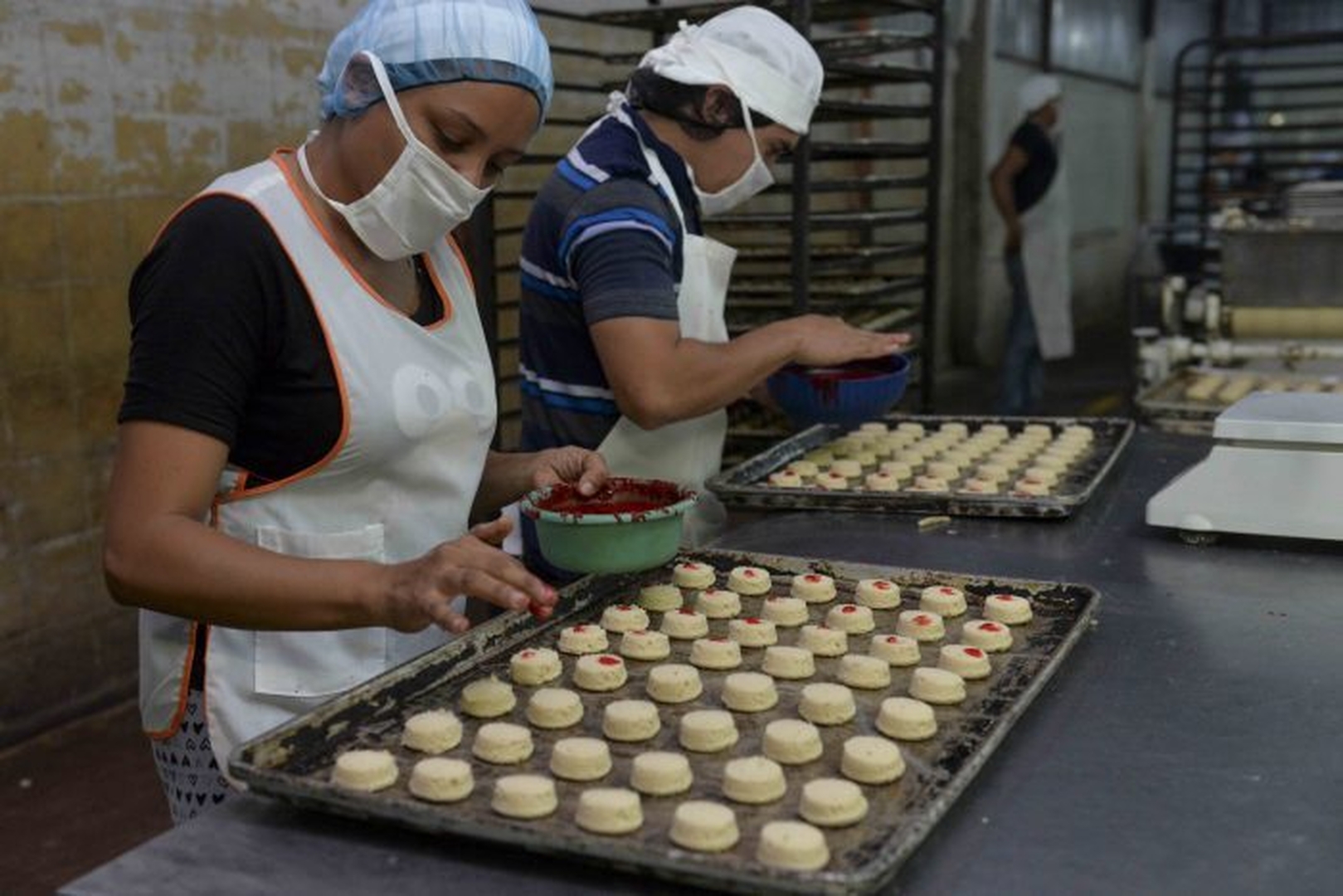 Dueños de panaderías advierten que el pan podría subir de precio a partir de febrero.