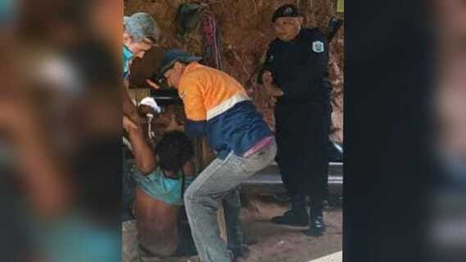 Minero en estado delicado tras caer al fondo de una galería en Santo Domingo