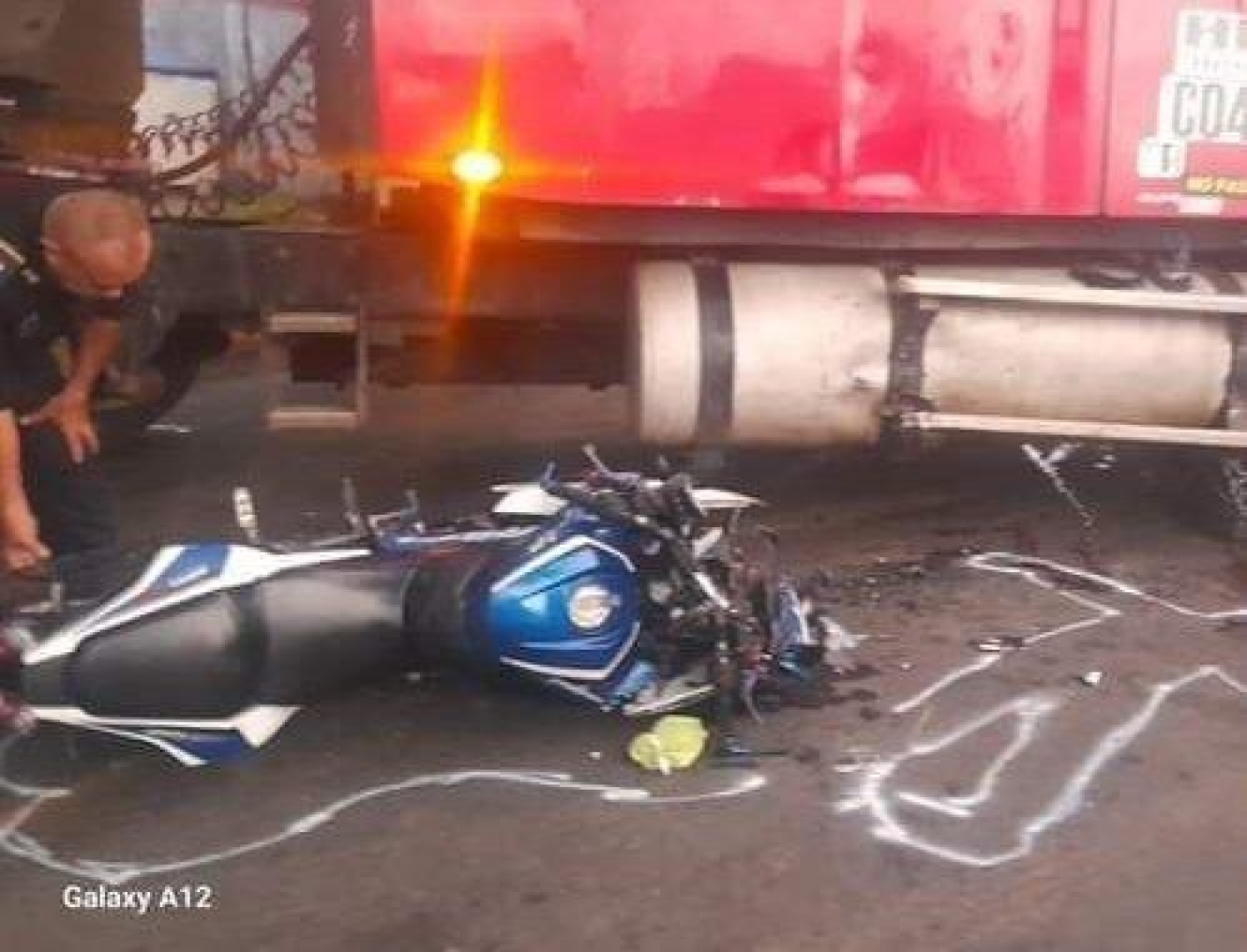 Un perro provoca que motociclista fuera embestido por furgón en Condega