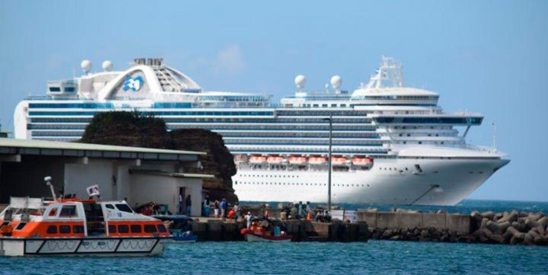 Turistas arribando al puerto de San Juan del Sur en 2020. La embarcación  trajo consigo 3 mil pasajeros y mil 145 tripulantes de diferentes partes del mundo.