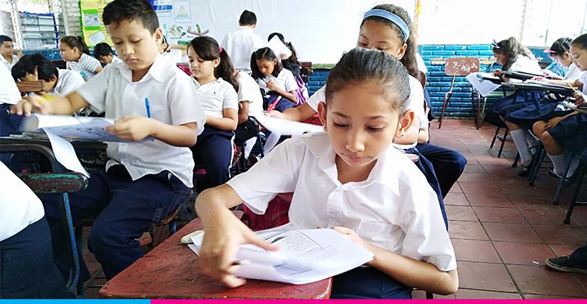 Niños estudiando en Nicaragua