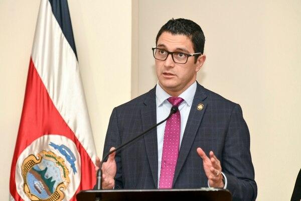 Ministro de salud de Costa Rica, Daniel Salas en conferencia de prensa/imagen tomada de Casa Prensidencial