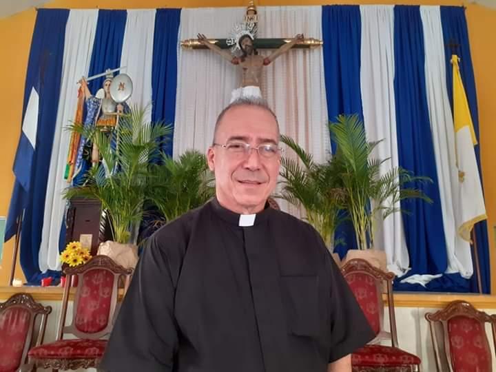 Padre Edwin Ronám/imagen tomada de redes sociales