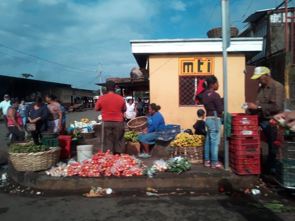 Los perecederos en el mercado de Jinotepe 
