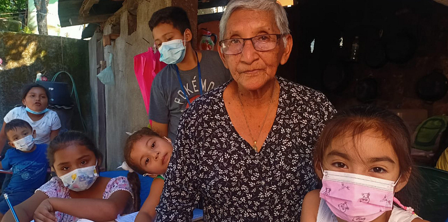 Maestra de generaciones, Sara Amelia López  a sus 83 años continúa  impartiendo clases