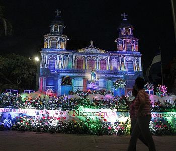 Inician instalación de altares en Managua