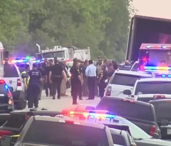 Encuentran a 50 migrantes muertos en un tráiler en San Antonio-Texas