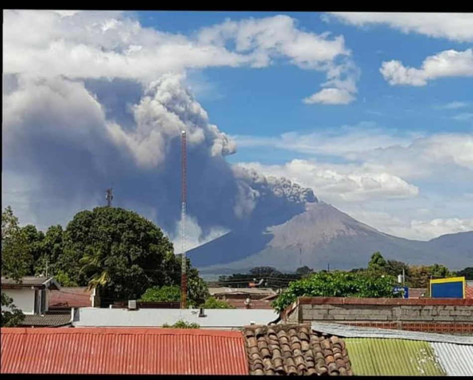 Volcán San Cristóbal, el más alto de Nicaragua registra fuertes explosiones 